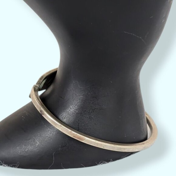 Vintage MOP Alpaca "Silver" Floral Bracelet - Picture 3 of 6